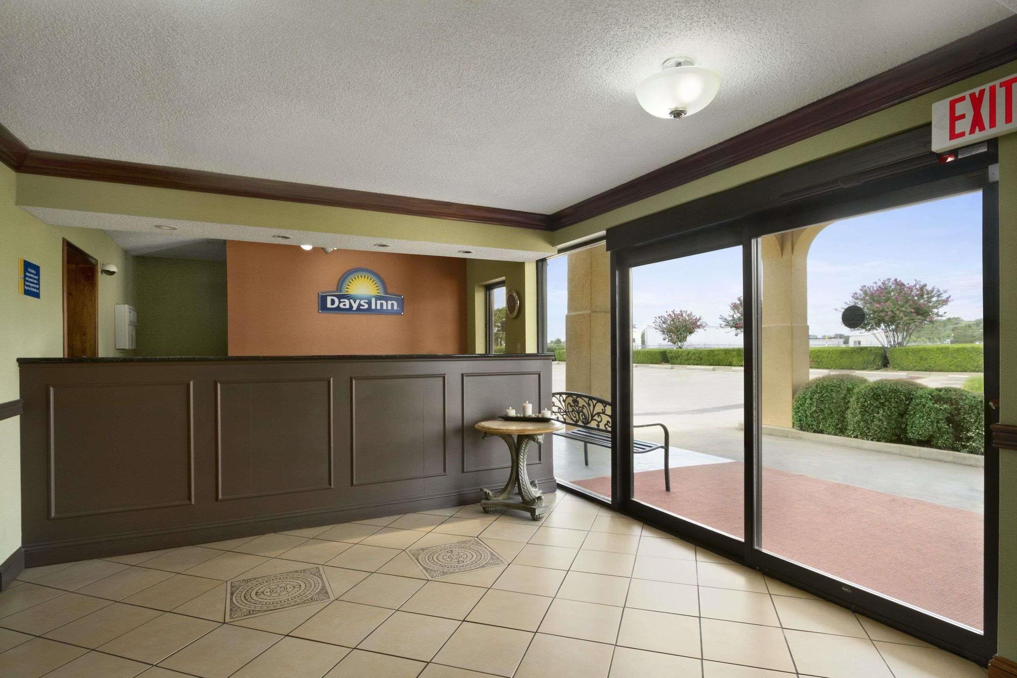 Days Inn By Wyndham Southaven Ms Extérieur photo