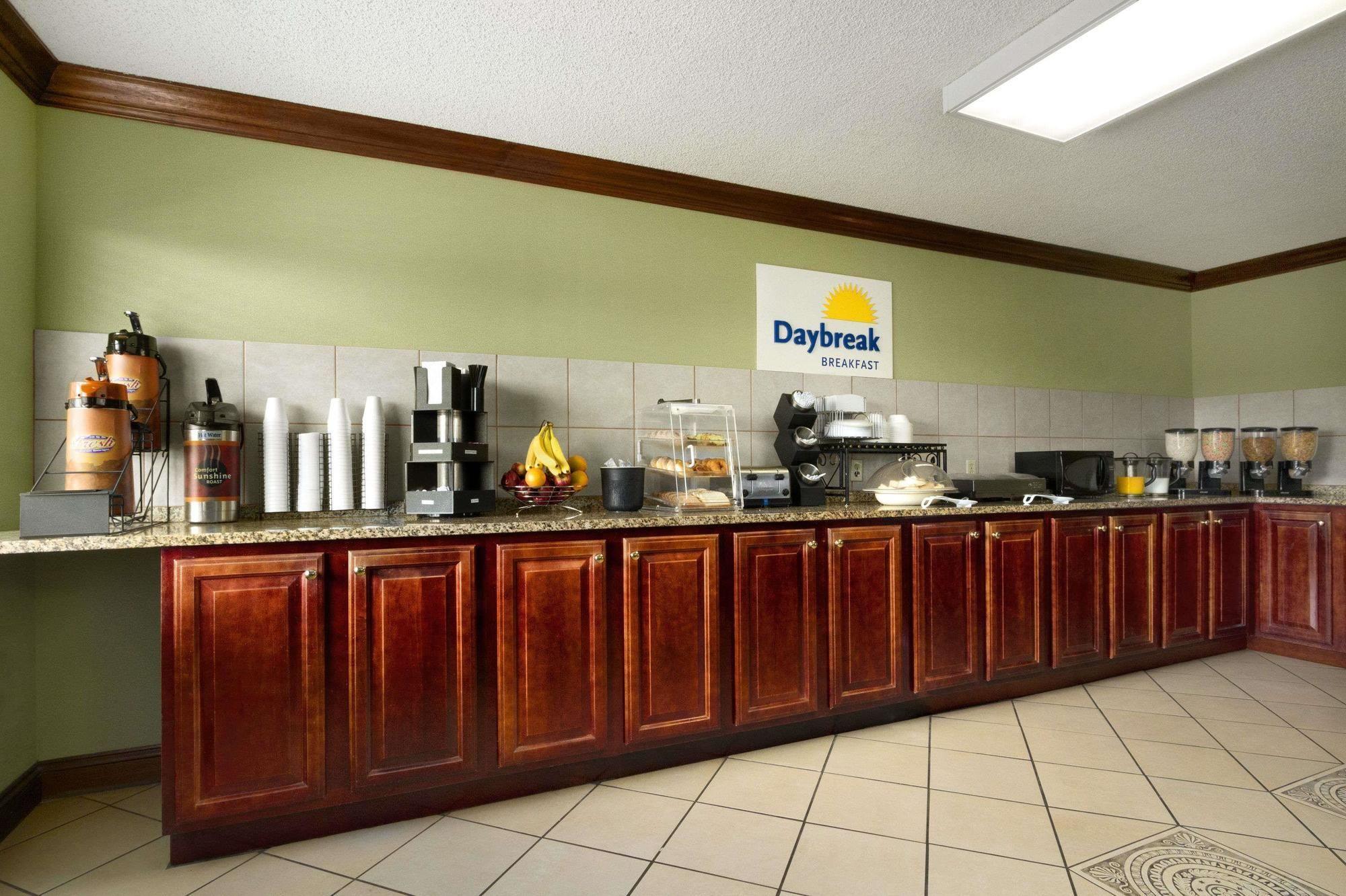 Days Inn By Wyndham Southaven Ms Extérieur photo