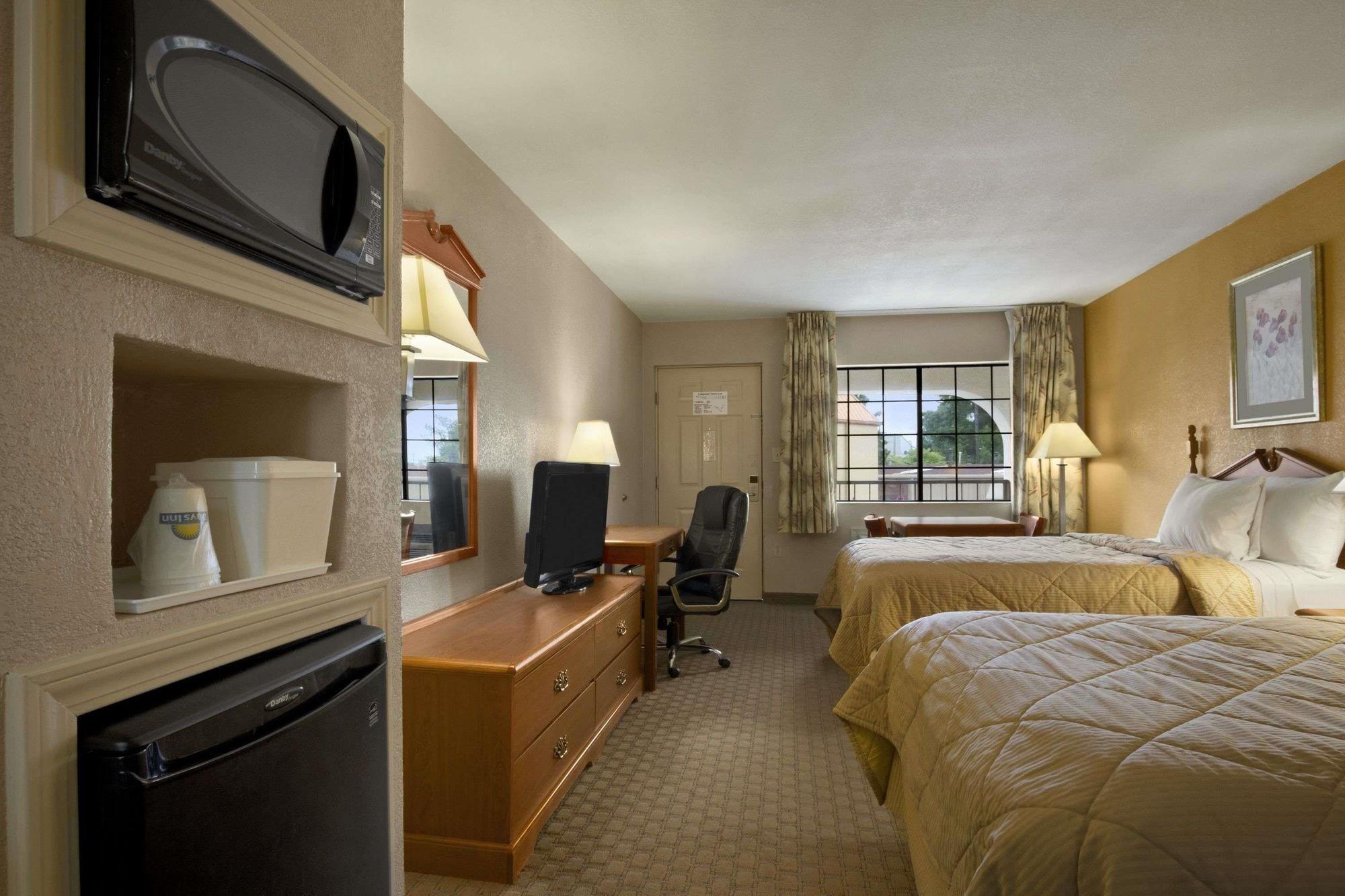 Days Inn By Wyndham Southaven Ms Extérieur photo