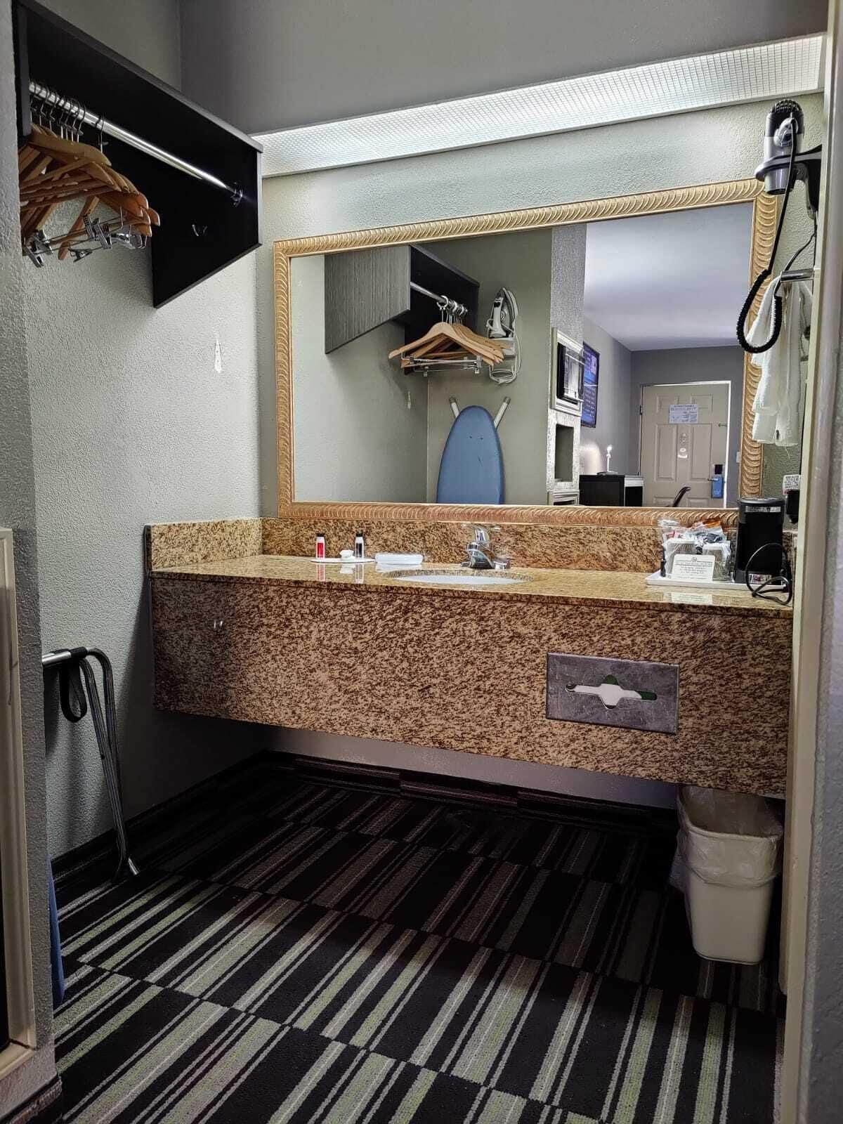Days Inn By Wyndham Southaven Ms Extérieur photo