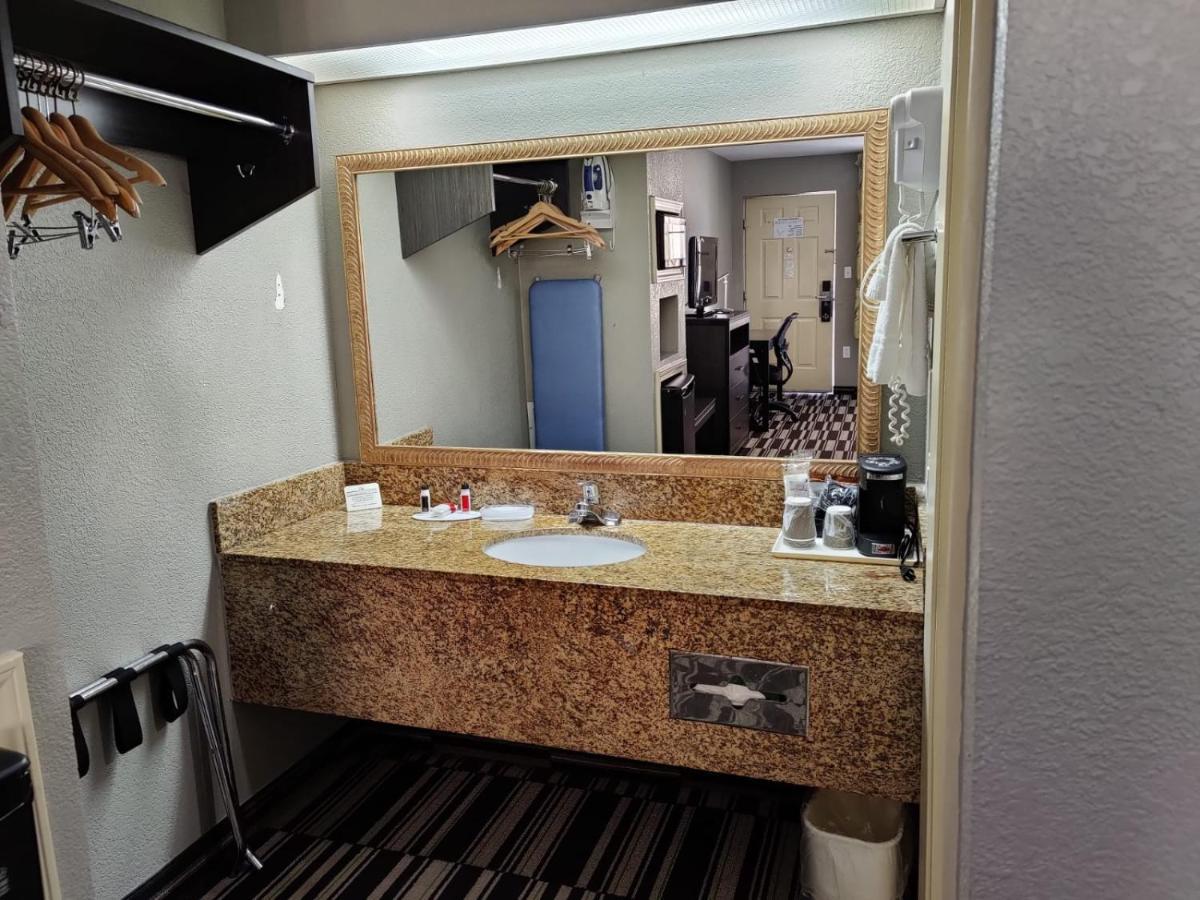 Days Inn By Wyndham Southaven Ms Extérieur photo
